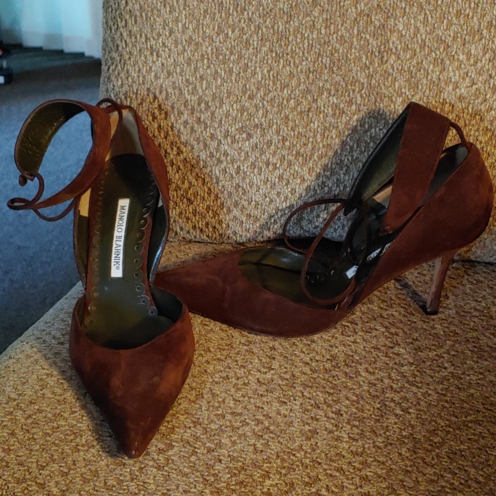 Manila Blahnik Brown Suede Pumps